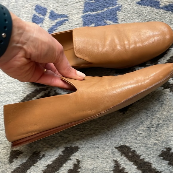 Camel/tan loafers from Vince - Picture 4 of 5